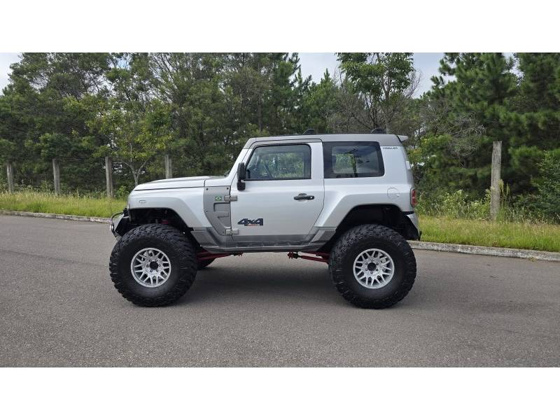 TROLLER - T4 - 2014/2015 - Prata - R$ 218.000,00